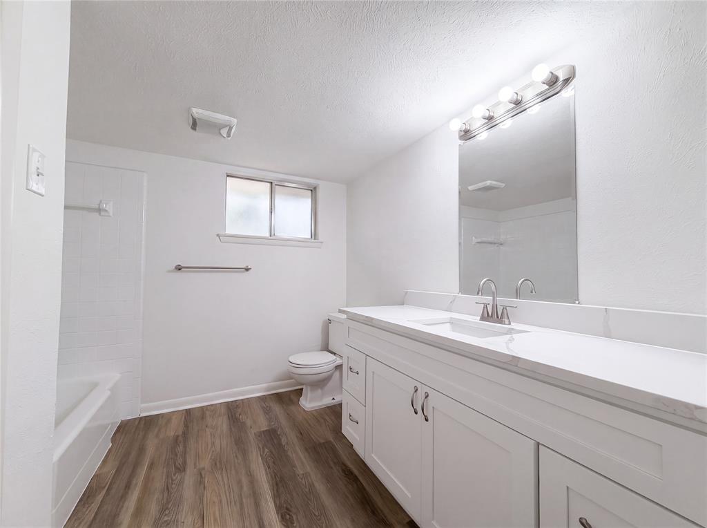 2111 Royal Oaks Drive Property Photo 14