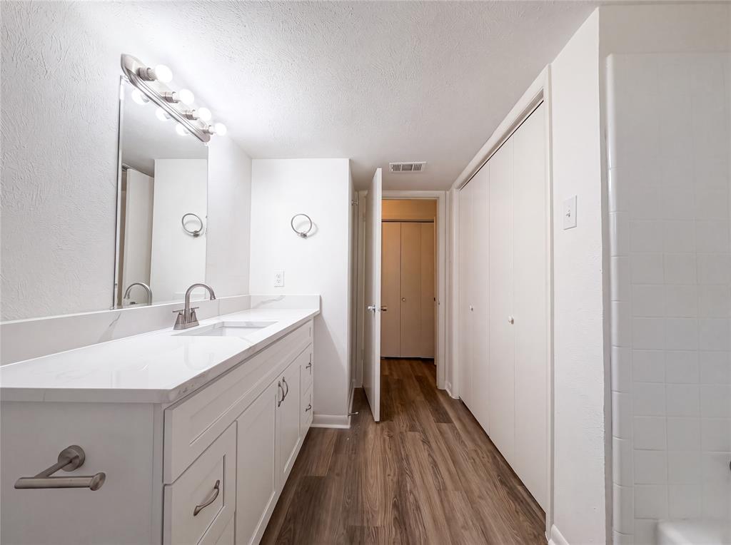 2111 Royal Oaks Drive Property Photo 15