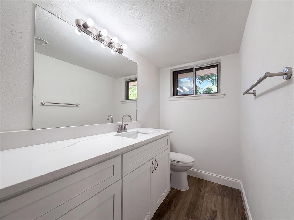 2111 Royal Oaks Drive Property Photo 16