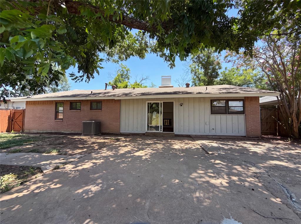 2111 Royal Oaks Drive Property Photo 18