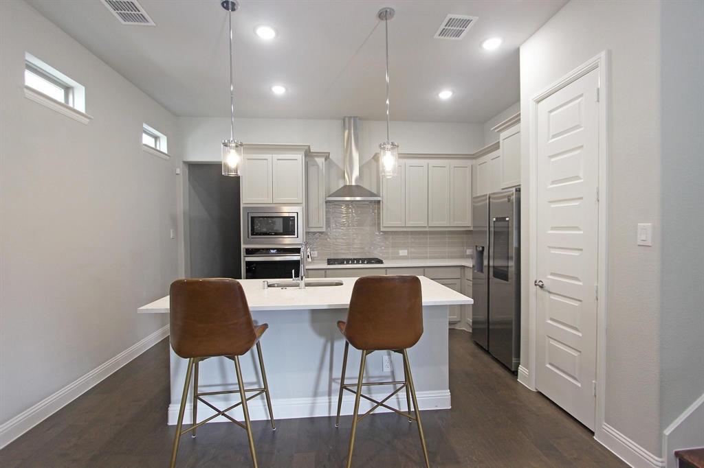 4127 Runway Mews Property Photo 4