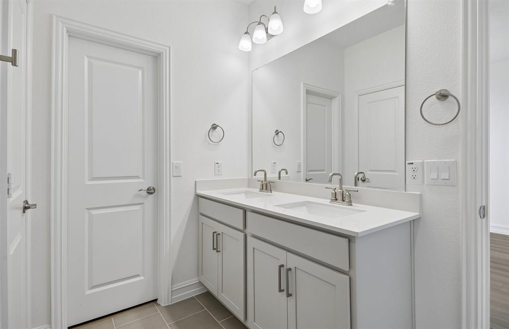 437 Avian Way Property Photo 10