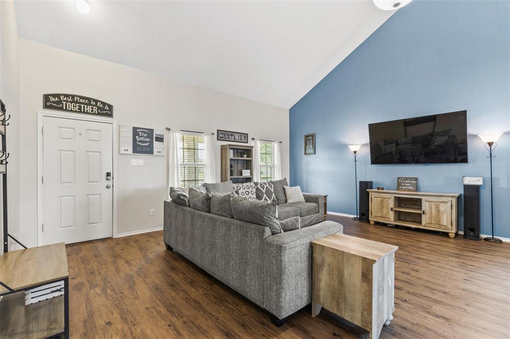 723 Mallard Drive Property Photo 4