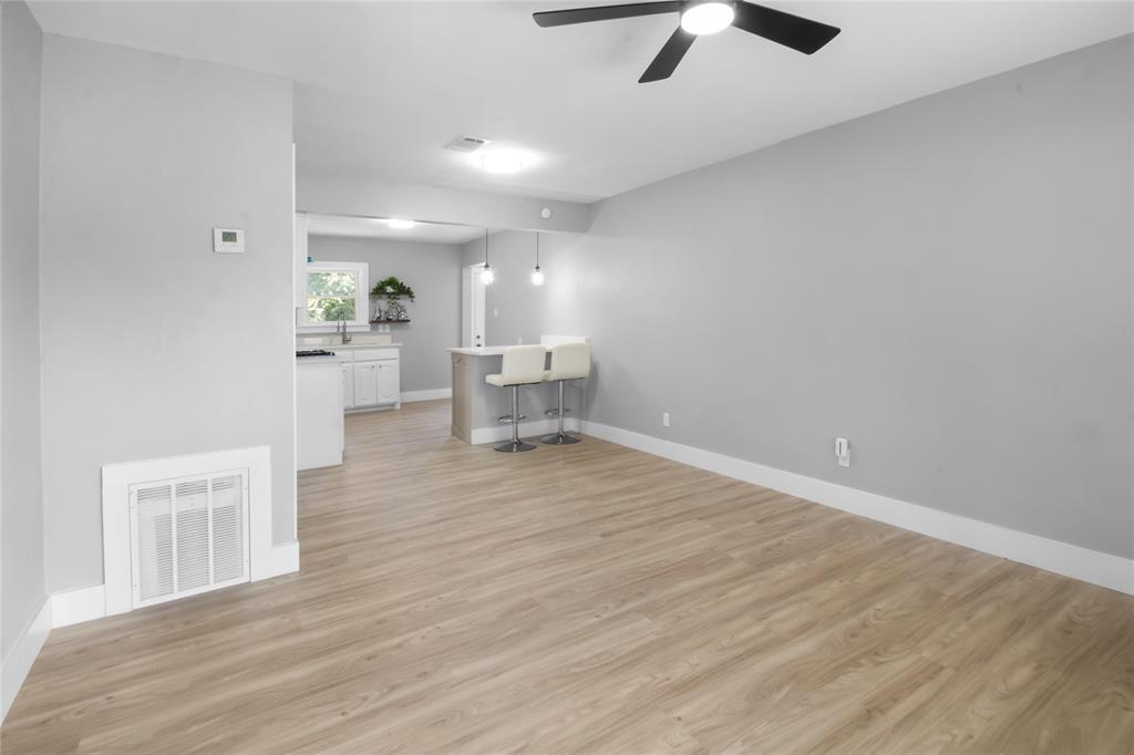 5624 S Hampshire Boulevard Property Photo 5