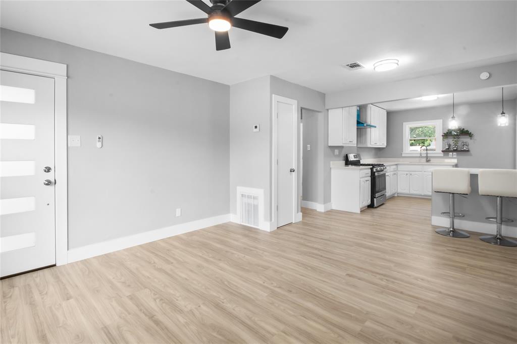 5624 S Hampshire Boulevard Property Photo 6
