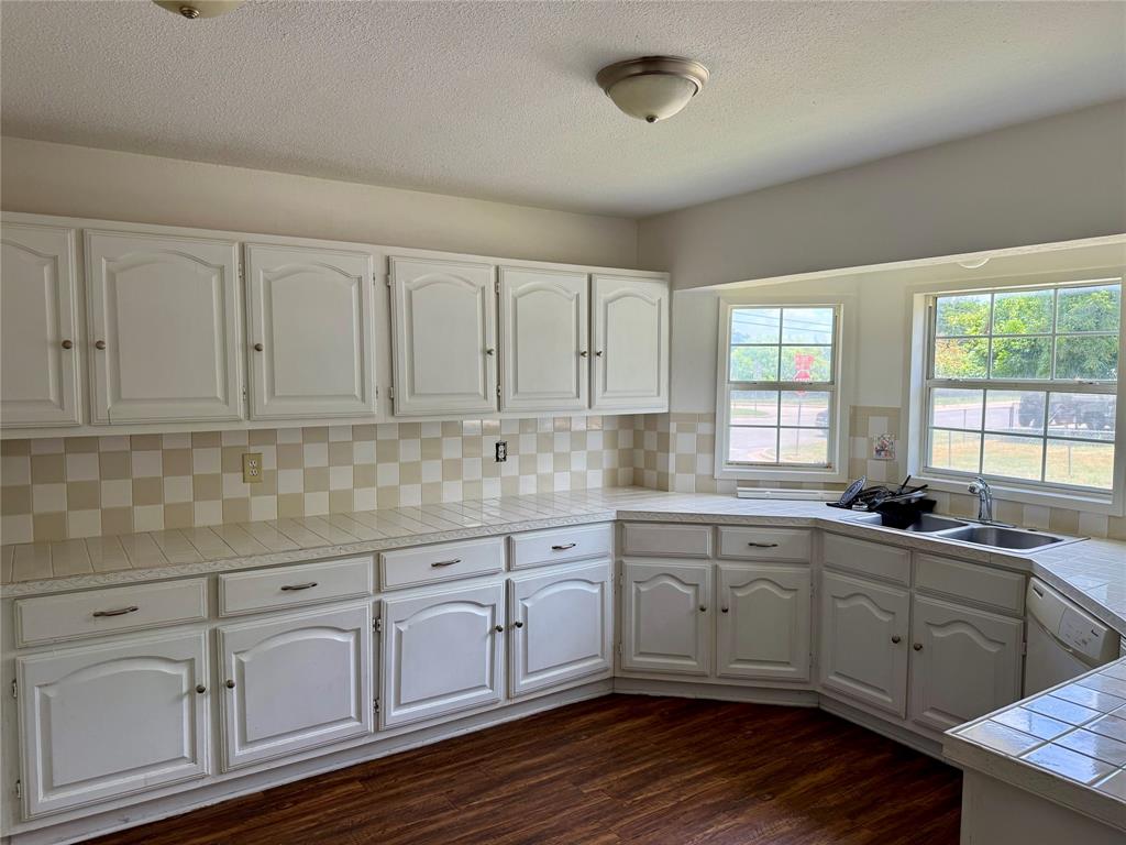 1407 N East St Property Photo 3
