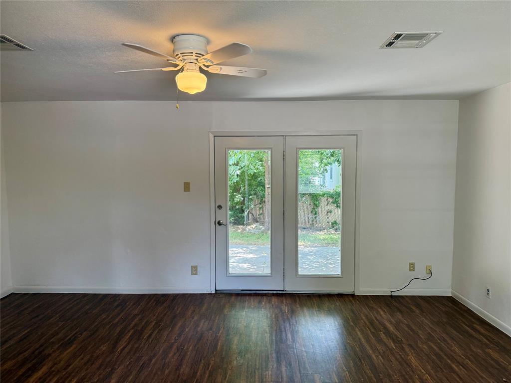 1407 N East St Property Photo 8