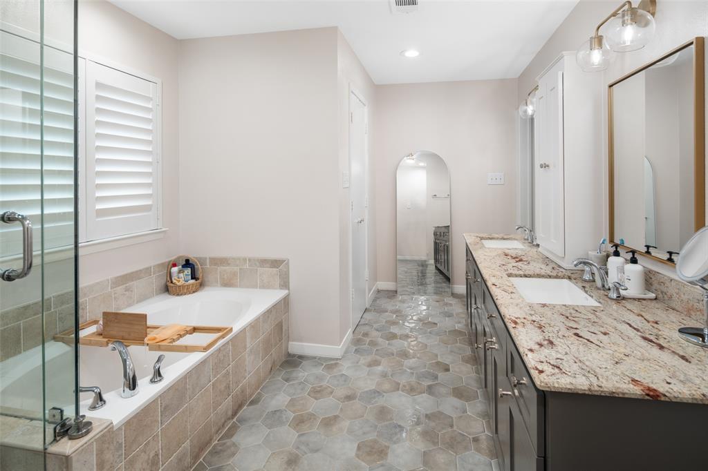 8817 Arborside Drive Property Photo 16