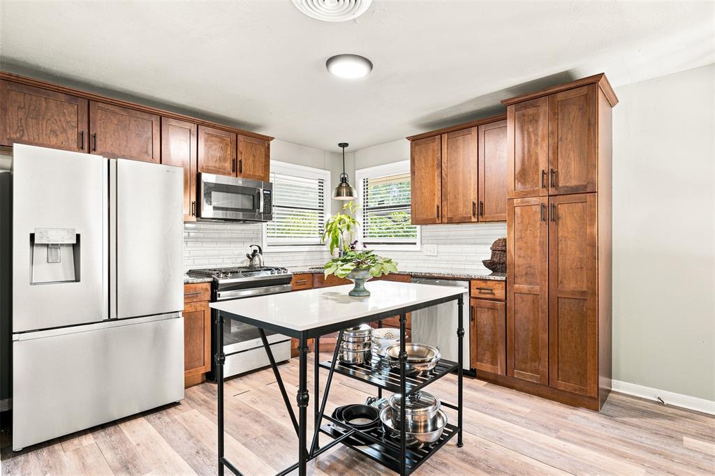 627 Bellaire Drive Property Photo 11