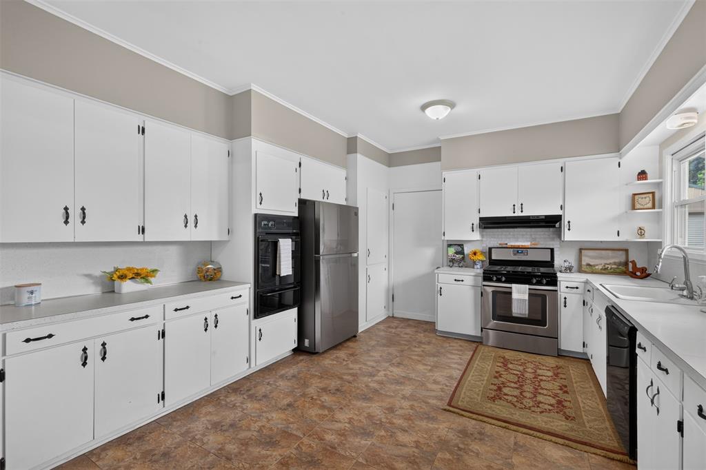 4940 Dixie Garden Drive Property Photo 12