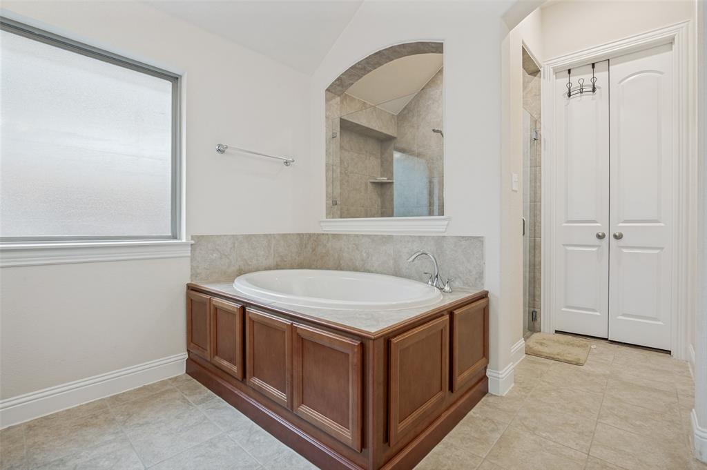 2810 Green Circle Drive Property Photo 17