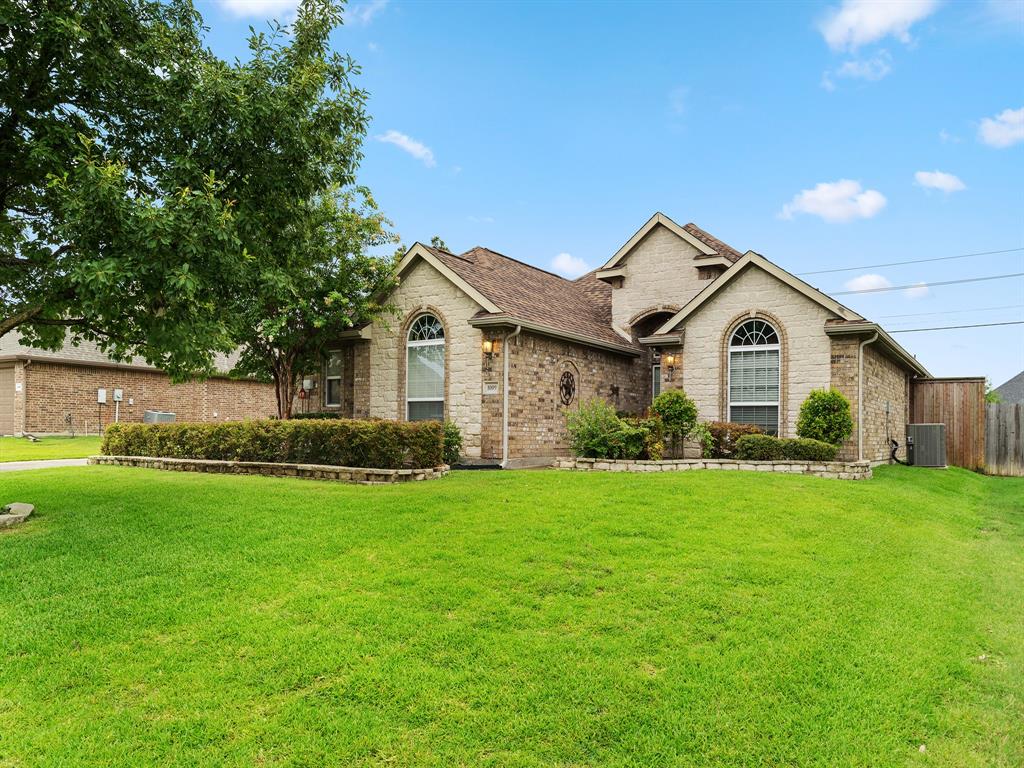 1009 Ethan Drive Property Photo 1