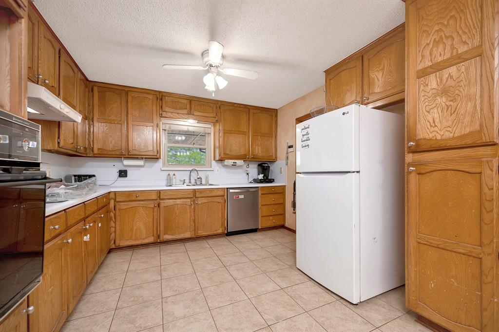 408 Chimney Hill Circle Property Photo 4