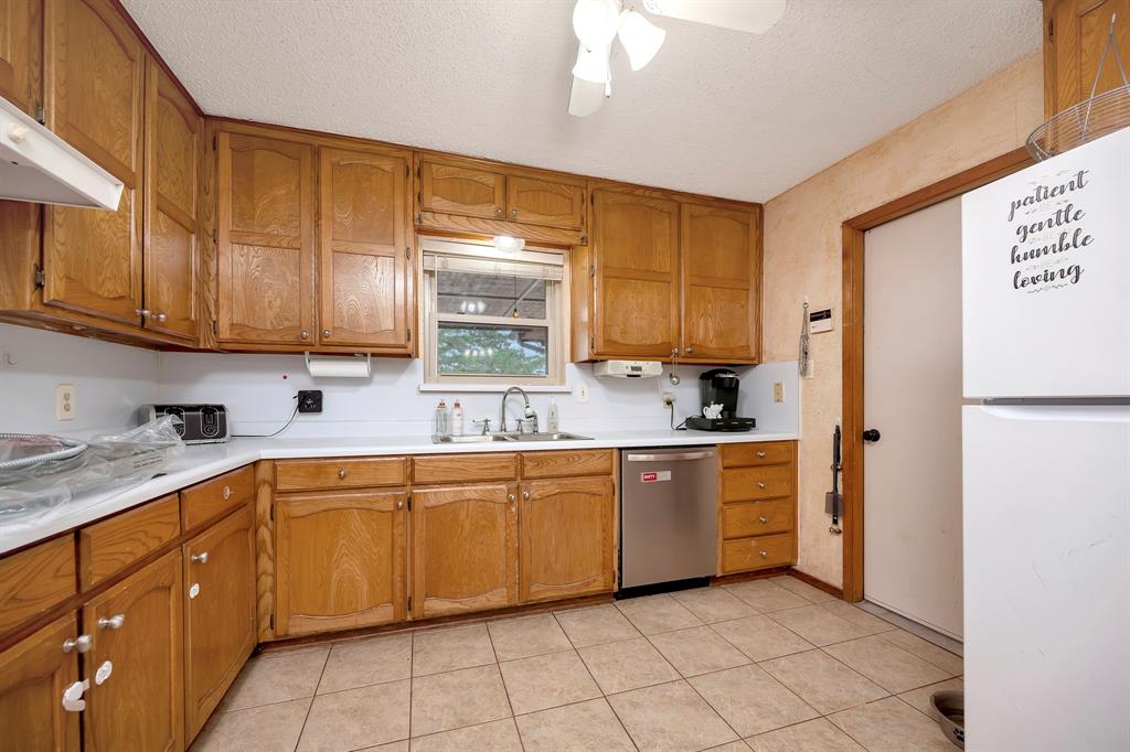 408 Chimney Hill Circle Property Photo 5