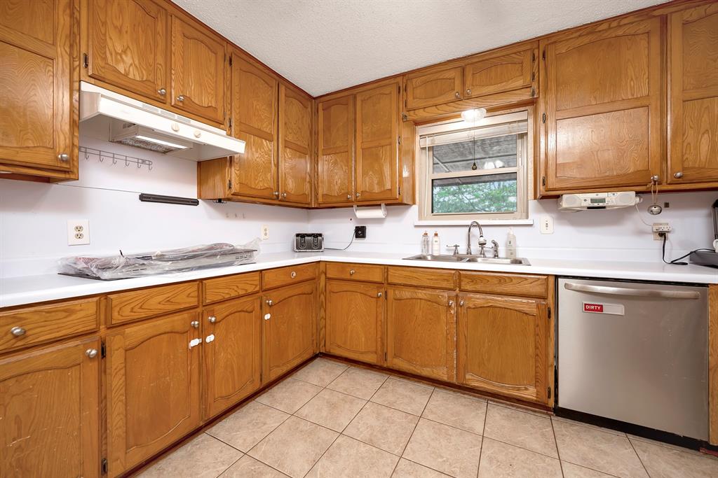 408 Chimney Hill Circle Property Photo 6