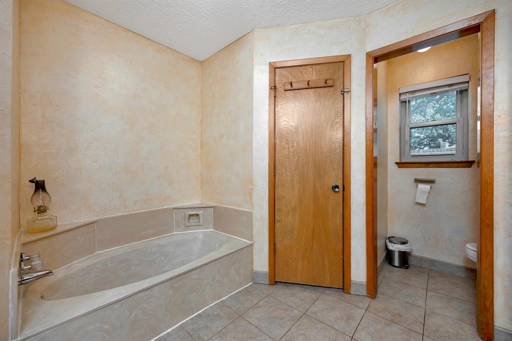 408 Chimney Hill Circle Property Photo 19