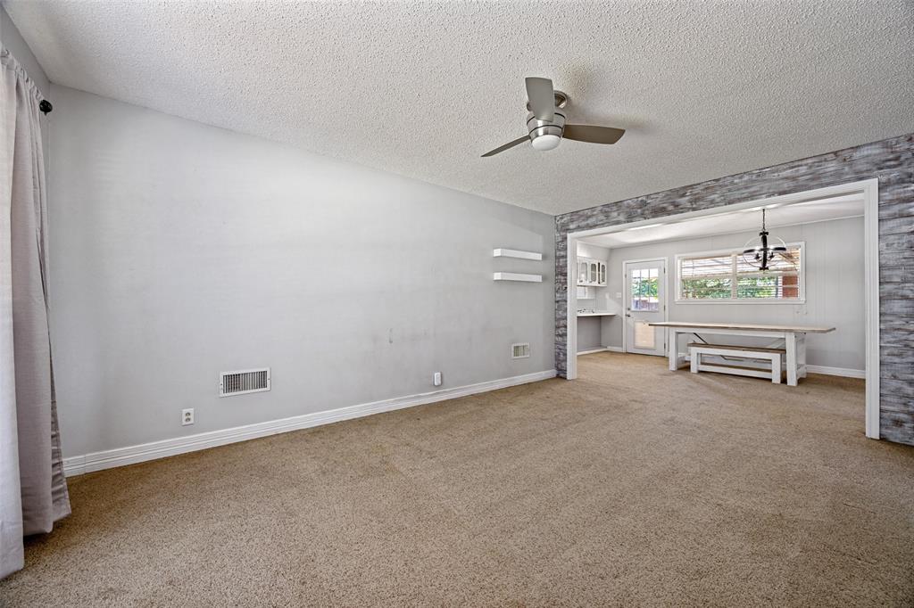 2506 Easy Street Property Photo 2