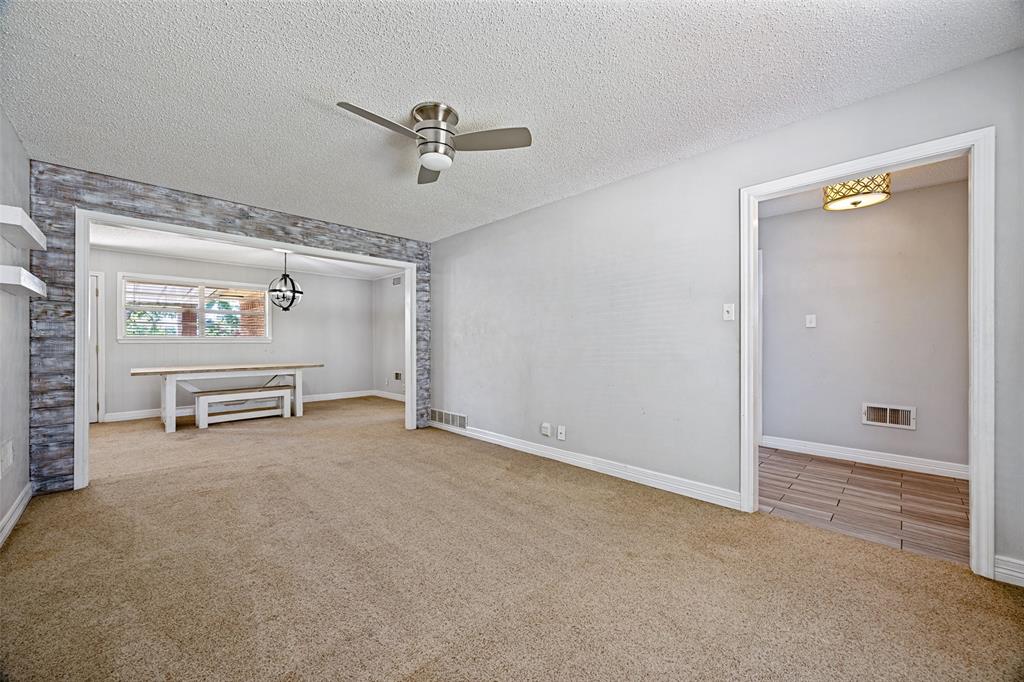 2506 Easy Street Property Photo 3