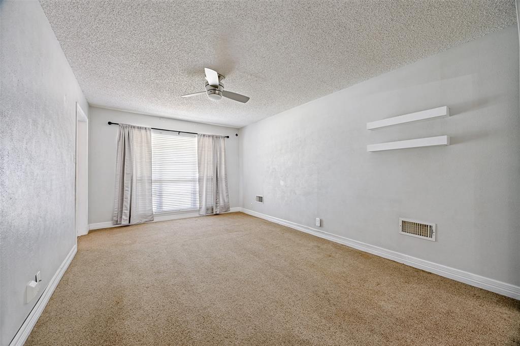 2506 Easy Street Property Photo 4