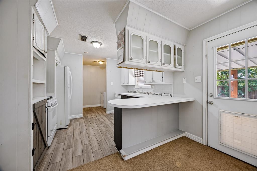 2506 Easy Street Property Photo 9