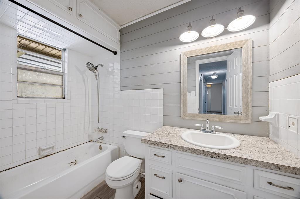 2506 Easy Street Property Photo 11