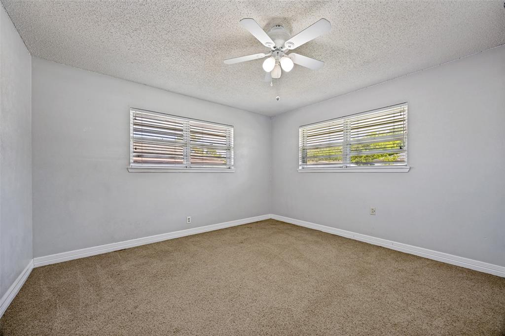 2506 Easy Street Property Photo 12