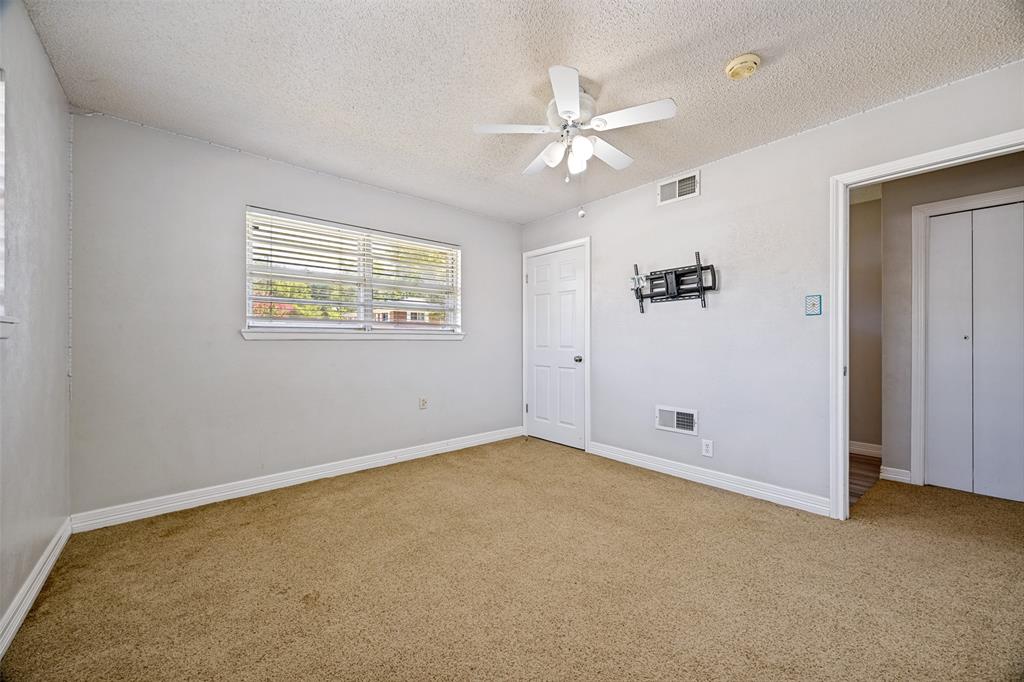 2506 Easy Street Property Photo 13