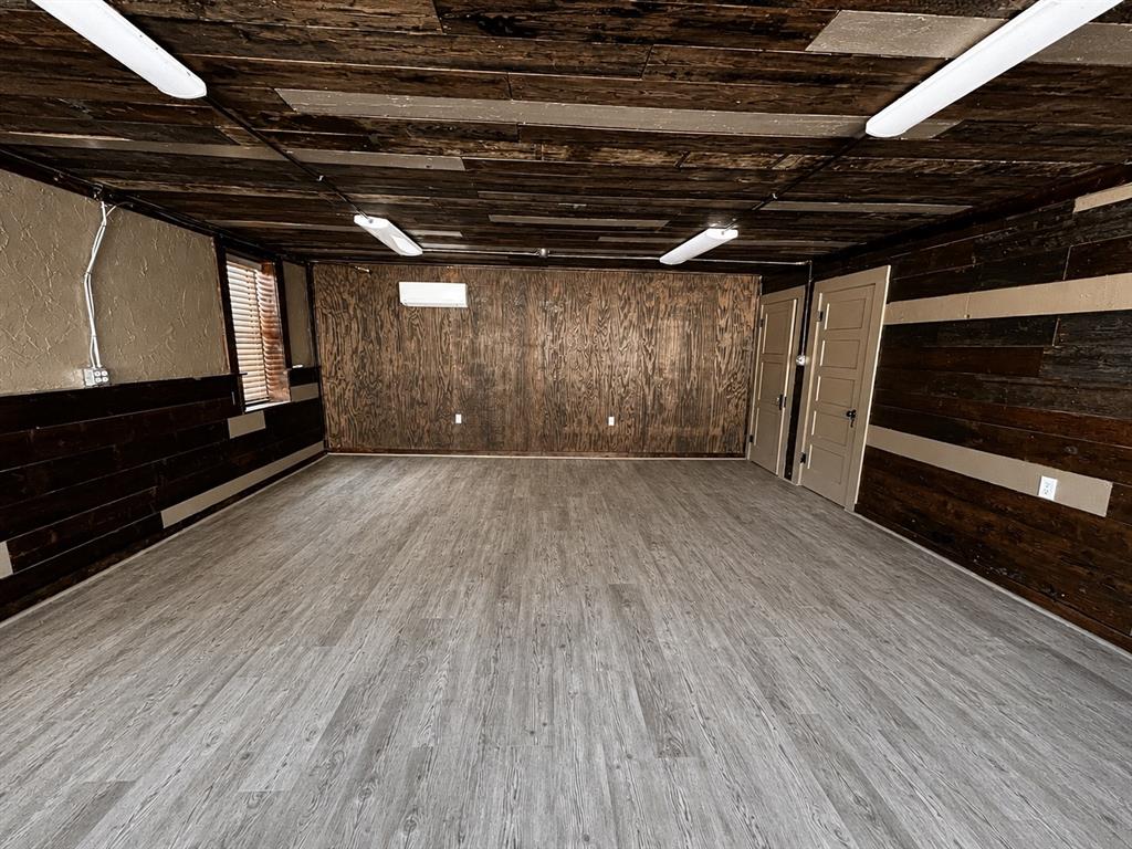 112 W Blackjack Street Property Photo 3