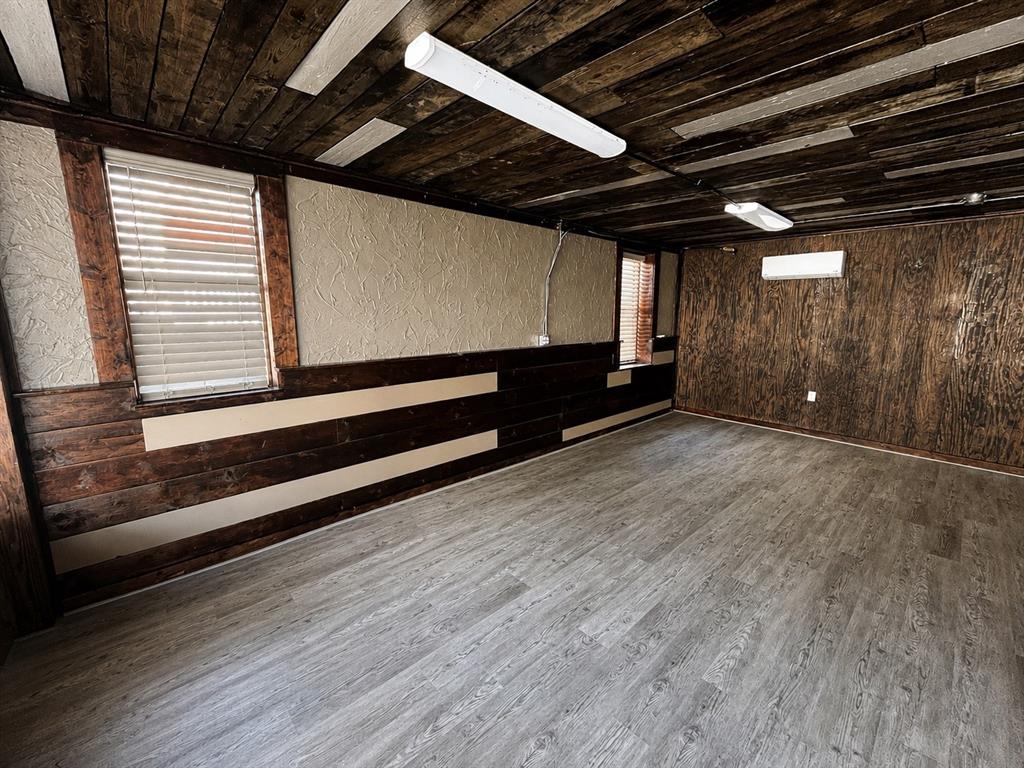 112 W Blackjack Street Property Photo 4