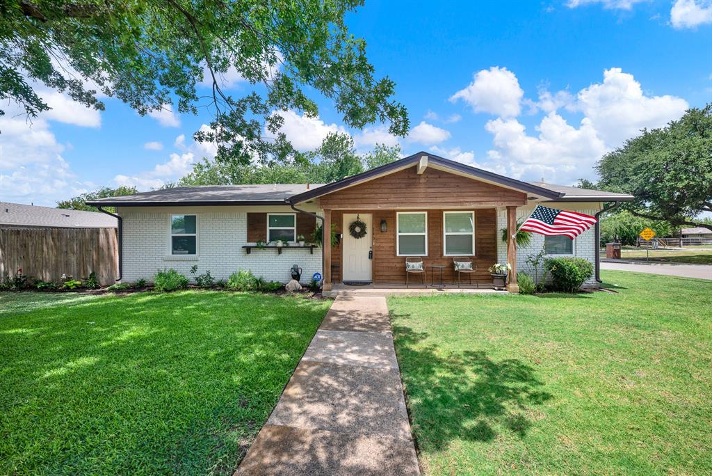 745 Pinehurst Drive Property Photo 1