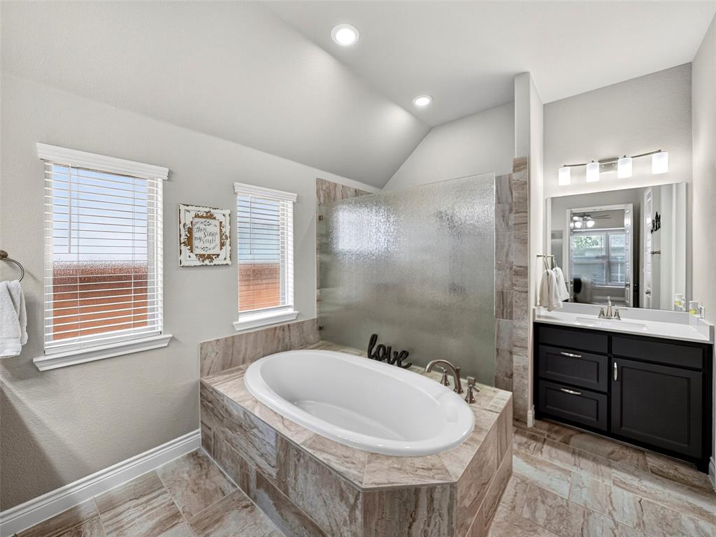 8712 Navidad Falls Drive Property Photo 18