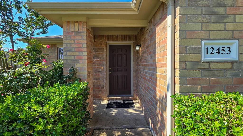 12453 Peak Circle Property Photo 2