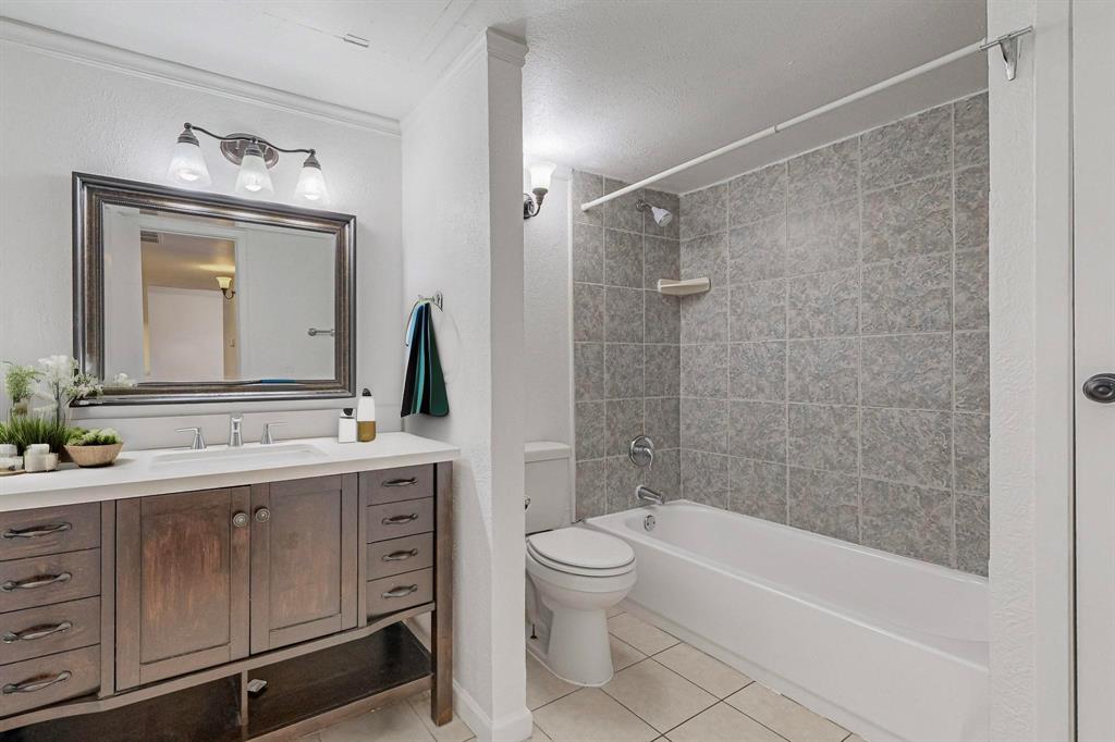 4845 Cedar Springs Road 164 Property Photo 6