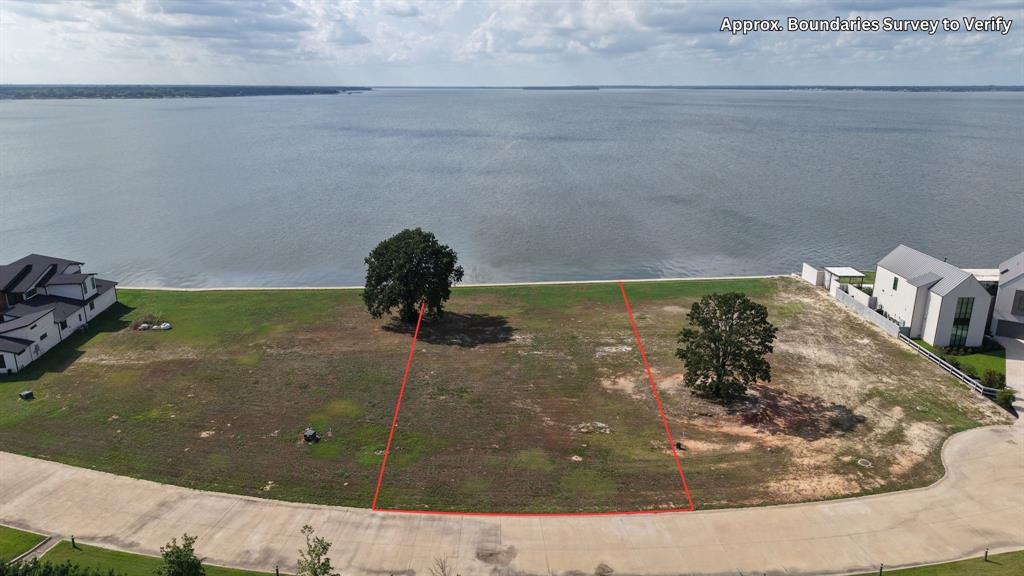 112 Mary Court Property Photo 2