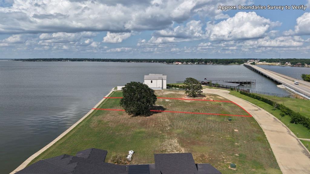 112 Mary Court Property Photo 6