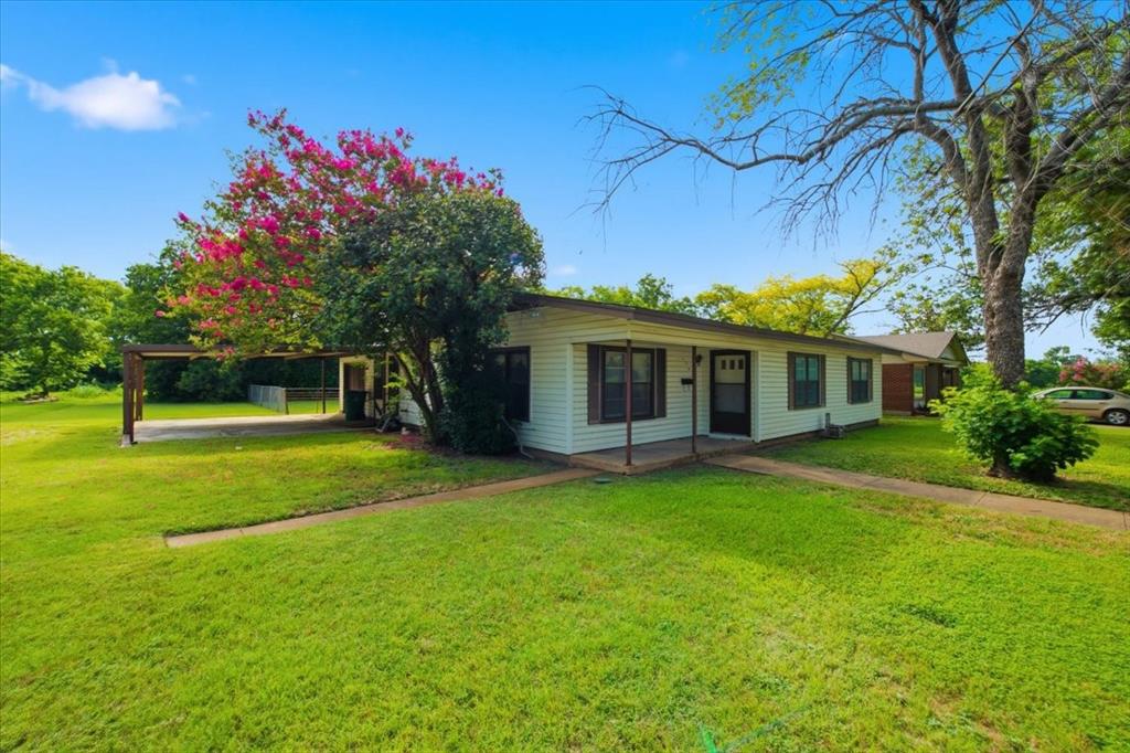 156 Bowie Property Photo 2