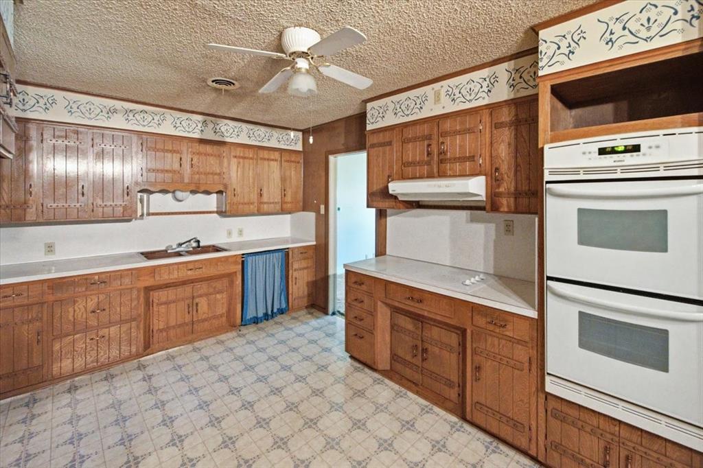 156 Bowie Property Photo 5