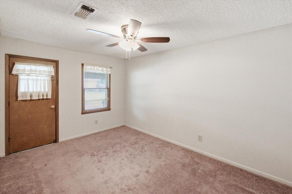 156 Bowie Property Photo 12