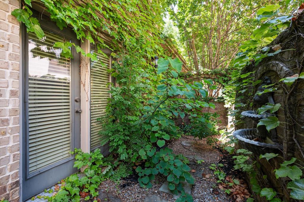 1019 Walnut Falls Circle Property Photo 26