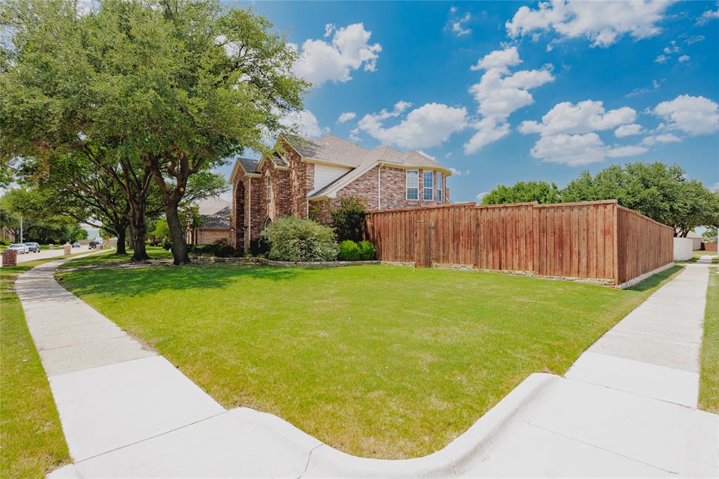 3915 Compton Drive Property Photo 2