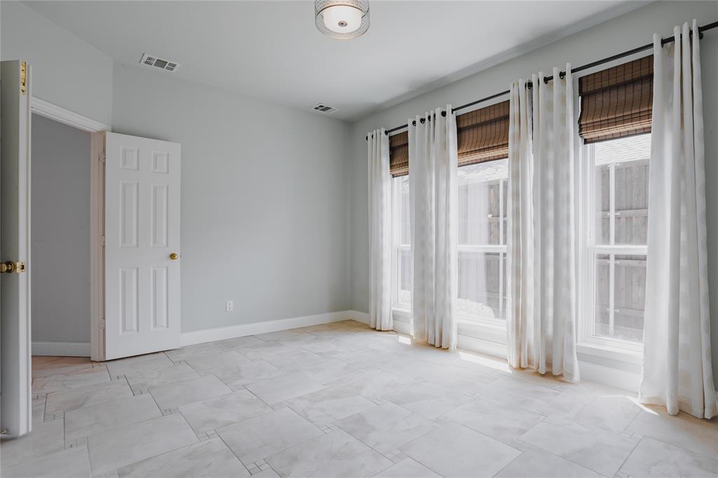 3915 Compton Drive Property Photo 17