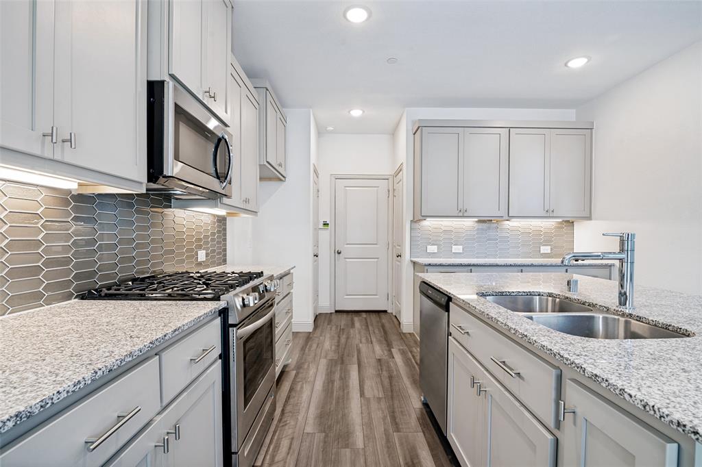 1006 Emil Place Property Photo 11