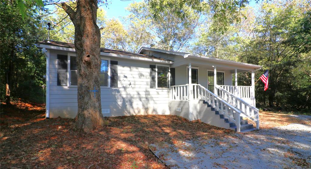 708 Ellington Street Property Photo 2