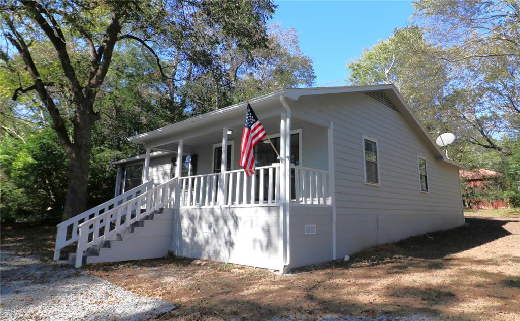 708 Ellington Street Property Photo 3