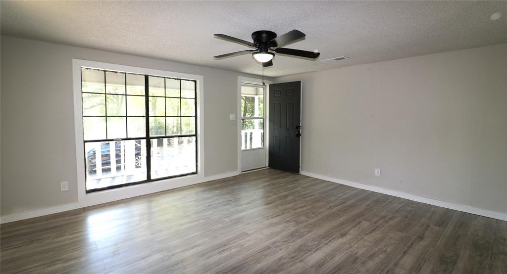 708 Ellington Street Property Photo 5