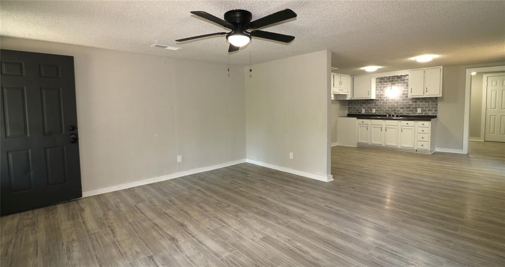 708 Ellington Street Property Photo 7