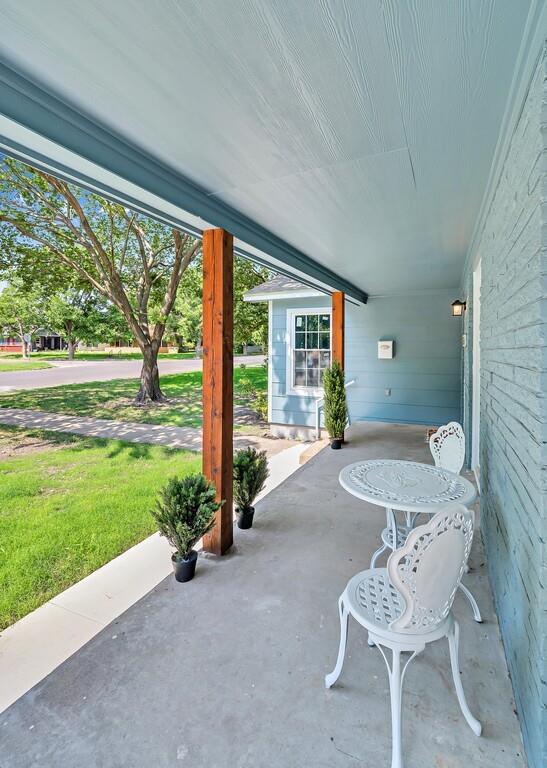 4221 Sanger Avenue Property Photo 3