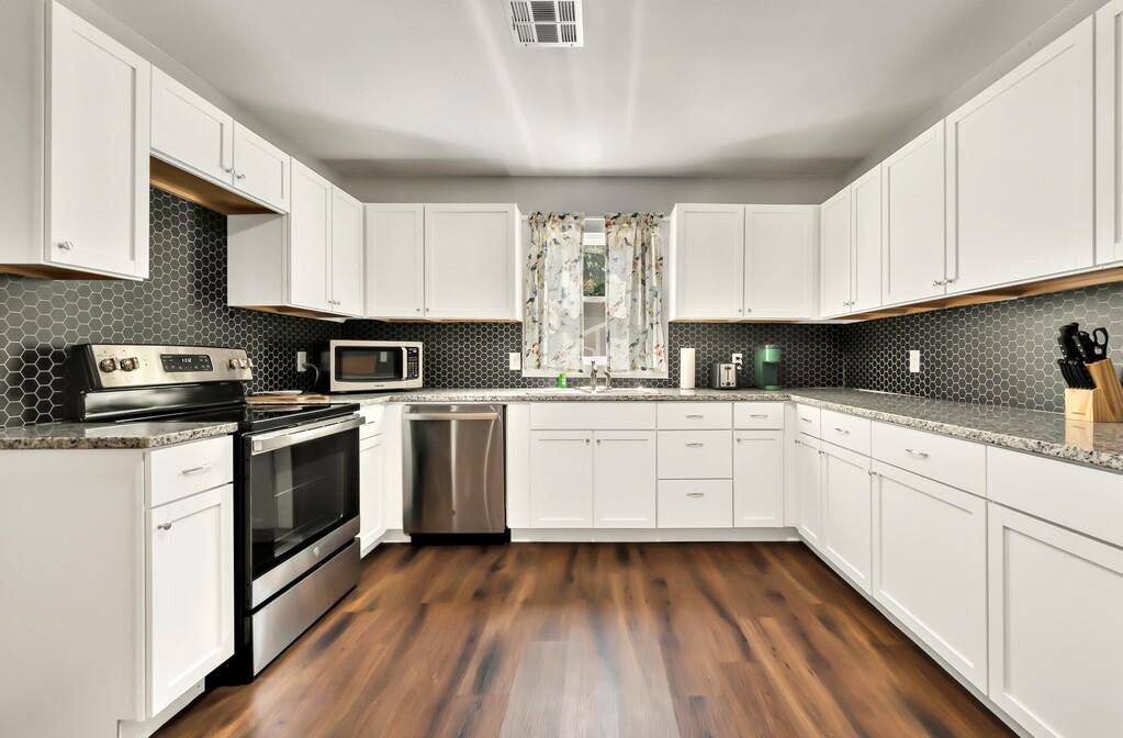 4221 Sanger Avenue Property Photo 17