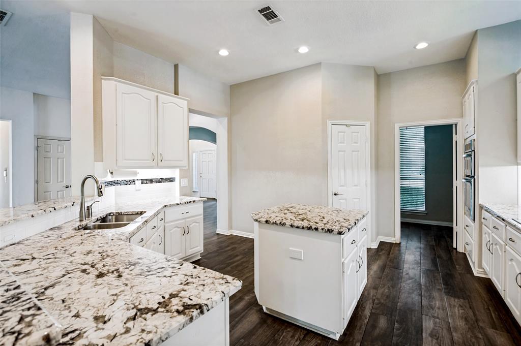 6040 Fieldstone Drive Property Photo 13