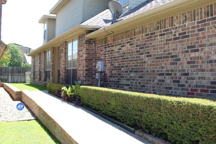1230 Woodland Park Drive Property Photo 2